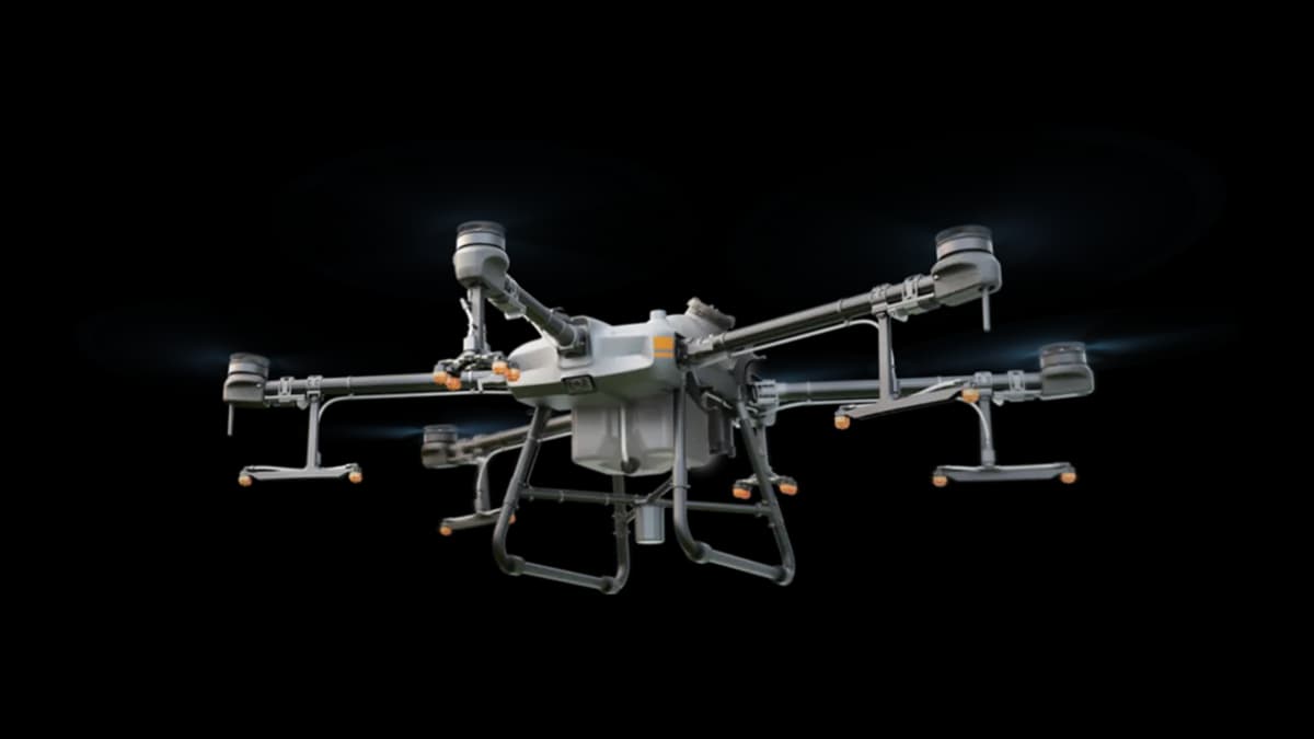 Три агродрони DJI Agras T30